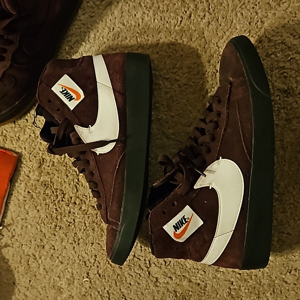 Nike Blazer women's 7.5 bq4022-600